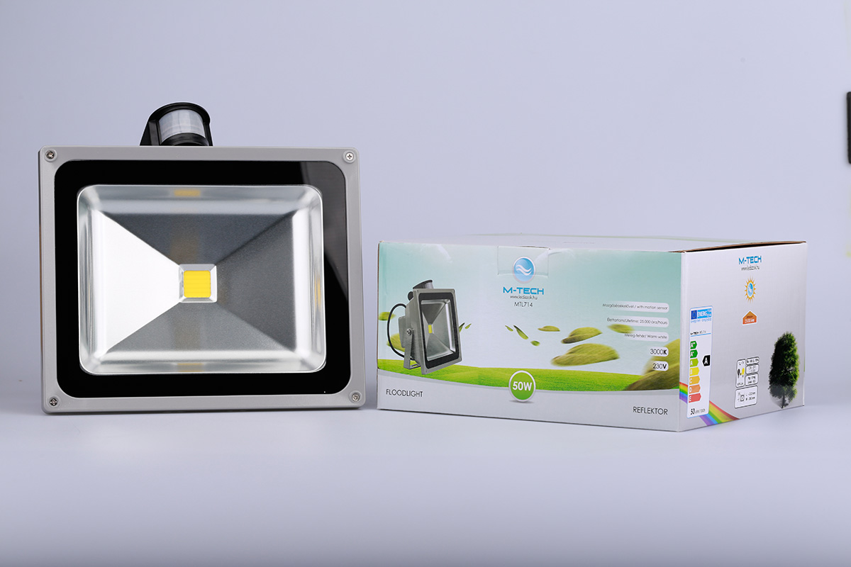 M-Tech 50W 4500lm, 230V, IP65, 3000K, meleg fehér reflektor mozgásérzékelős MTL714