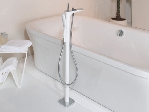 Hansgrohe PuraVida egykaros, króm/fehér szabadonálló kádcsaptelep 15473 400 (15473400)