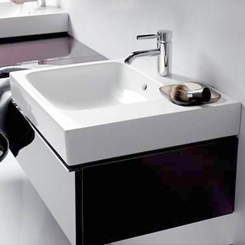 Geberit iCon 50x48,5 cm mosdó pakolófelülettel és dekor tállal, jobb pakolóval 124050000