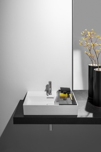 Laufen KARTELL BY LAUFEN 50x46 cm mosdó, alsó felülete csiszolt, fehér LCC felülettel H8163324001041