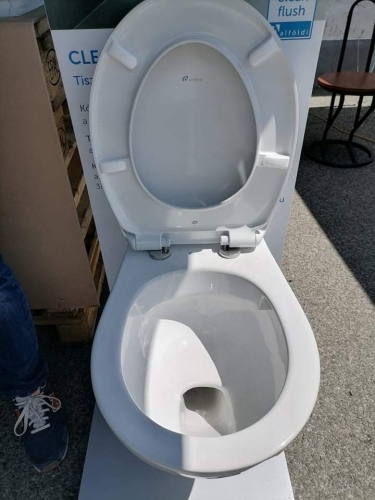 Alföldi Optic perem nélküli lapos öblítésű wc Easy Plus felülettel 7049 R0 R1
