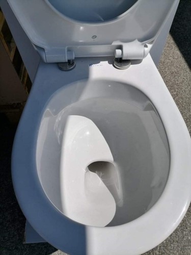 Alföldi Optic perem nélküli lapos öblítésű wc Easy Plus felülettel 7049 R0 R1