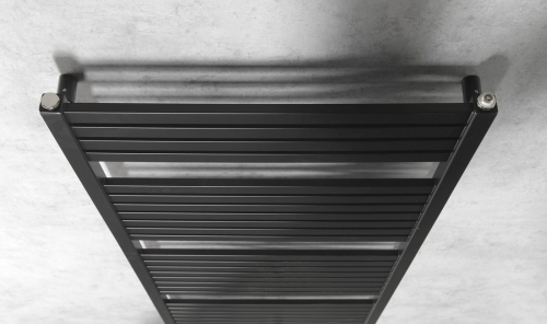 Sapho AQUALINE TONDI 600x1330mm fürdőszobai radiátor középső bekötéssel, matt fekete DT486T