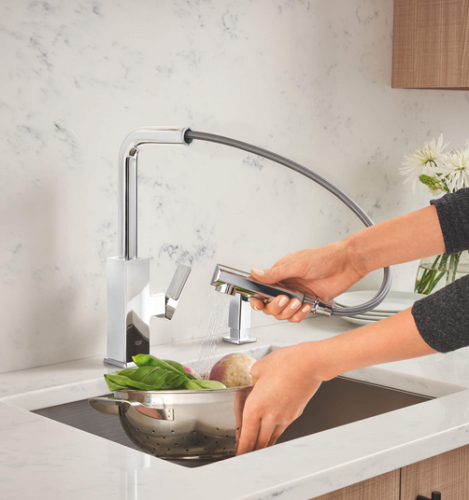 Grohe Tallinn egykaros mosogatócsaptelep kihúzható zuhanyfejjel 30420000