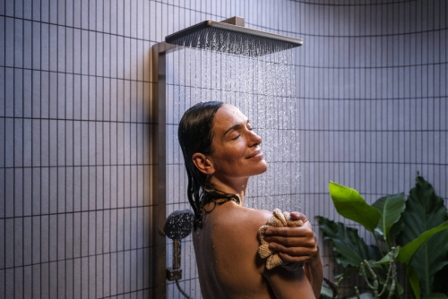 Hansgrohe Raindance Alive Q Showerpipe 210/340 2jet termosztátos zuhanyrendszer, szálcsiszolt bronz 24590140