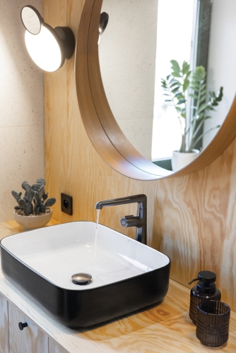 LAVEO MOGAMI ráültethető mosdó 50x40 cm, matt fekete/fehér VUM_7250